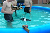 Những bức ảnh chứng tỏ phụ nữ “sống lâu hơn” đàn ông