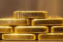 2021 tăng vùn vụt lên kỷ lục, 2022 dám liều mua vàng giá đỉnh