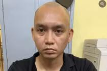 Bị nhắc di chuyển tránh tắc đường, tài xế ô tô rút súng bắn uy hiếp