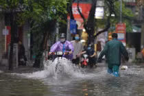 Ao hồ bị san lấp, nước thoát đi đâu?