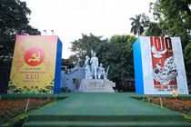 Hà Nội rực rỡ cờ hoa kỷ niệm 1010 năm Thăng Long - Hà Nội