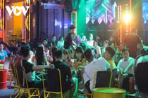 Quán bar, karaoke tại TP HCM nhộn nhịp sau khi hoạt động trở lại