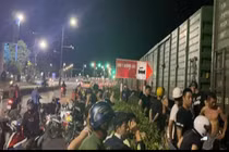 Băng qua đường sắt, người đàn ông bị tàu hàng tông nguy kịch ở Huế