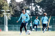 Công Phượng lại bị ‘bỏ rơi’, Yokohama FC thua trận
