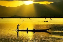 Hồ Lắk thơ mộng giữa đại ngàn Tây Nguyên