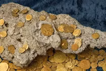 Nhóm thợ lặn tìm được “kho báu” khổng lồ trong xác tàu dưới đáy biển