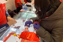 Giá vàng hôm nay 10/3: Vàng đồng loạt lao dốc, mất 5 triệu/lượng