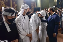 Chủ tịch nước Nguyễn Xuân Phúc đến viếng Phó Chủ tịch TPHCM Lê Hòa Bình