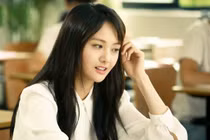 Trịnh Sảng cúi mặt khi xuất hiện tại sân bay