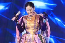 Đường tình lận đận, cuộc sống của ca sĩ Lương Bích Hữu ra sao?