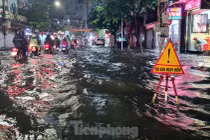 Nhiều tuyến phố ở Hải Phòng ‘hoá thành sông’