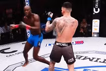 Cú đá xoay gây sốt ở giải MMA