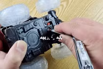 "Lỗ tròn nhỏ' ở dưới đáy bấm móng tay có công năng ẩn