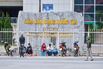 Phe vé “méo mặt” vì giá giảm kịch sàn vẫn ít người mua