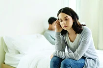 Vợ bị tát điếng người giữa đêm vì chữa ngủ ngáy 