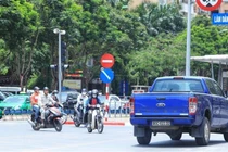 Hà Nội: Thí điểm tách cứng làn ôtô và xe máy trên đường Nguyễn Trãi