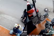 Cô bán xôi sắm ô tô hành nghề khiến nhiều người “choáng“