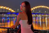 Check-in Đà Nẵng không khẩu trang, Nhật Lê nhận bình luận không hay