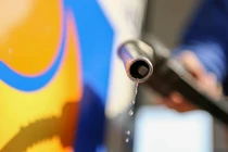 Giá xăng sắp giảm sau 7 lần tăng liên tiếp?