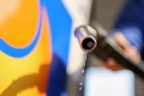 Giá xăng sắp giảm sau 7 lần tăng liên tiếp?