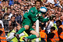 Thủ thành cũ của MU vẫn nằm trong phòng chăm sóc đặc biệt