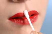 Chị em bỏ túi chiêu làm đẹp cực hay từ chiếc tăm bông