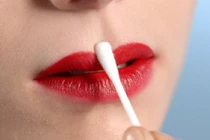 Chị em bỏ túi chiêu làm đẹp cực hay từ chiếc tăm bông