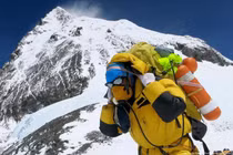 Vì sao những người bỏ mạng trên đỉnh Everest sẽ phải nằm tại đó mãi mãi?