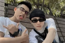 Ảnh ấu thơ Sơn Tùng ôm gọn MONO gây chú ý