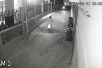 Clip khu nhà trọ Bình Dương 3 lần đóng cửa bắt trộm gây 'bão' mạng