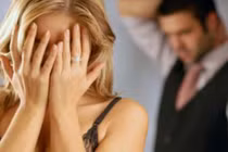 Nghe tiếng động phòng bảo mẫu, vợ tỉnh giấc mộng hôn nhân