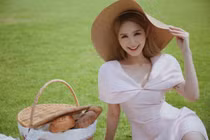 Lấy chồng từ thuở mười tám, hot girl được chồng chiều như bà hoàng