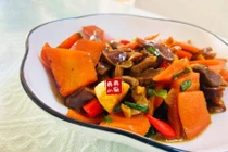 Bộ phận cực rẻ của con gà lại là món đại bổ