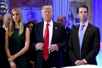 Ông Trump bị buộc tội coi thường lệnh tòa án