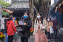 Tới chùa Hà cầu duyên trong mưa rét