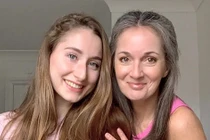 Bí quyết có vóc dáng nuột nà ở tuổi 60 của bà mẹ 5 con