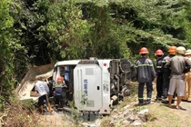Vụ lật xe khách khiến 15 người chết diễn ra thế nào?