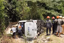 Vụ lật xe khách khiến 15 người chết diễn ra thế nào?