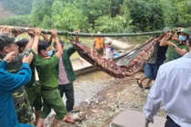 Cứu hộ ở Rào Trăng: “Chúng tôi đang tìm mọi người“