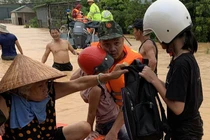 Miền Trung sơ tán gần 11.000 người ra khỏi vùng ngập lụt