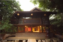 Kiến trúc sư trèo đèo, lội suối săn lùng nhà cổ để phục dựng