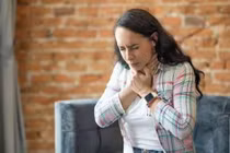 Khi ung thư phát triển tại vùng đầu - cổ, cơ thể sẽ phát ra 4 tín hiệu điển hình sau