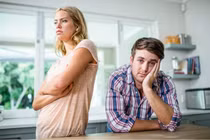 Cho vợ về ở cữ, tôi thất vọng khi thấy mẹ vợ tính toán