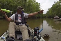 Cần thủ sợ “xanh mặt” vì câu nhầm cá sấu khổng lồ