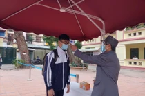 Phụ huynh Hà Nội dè dặt cho con đi học vì lo dịch bệnh