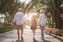 Muốn biết một người sống thọ không, hãy nhìn vào cách bước đi