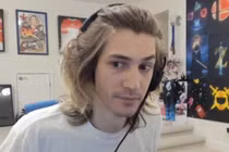 Tỷ phú đang livestream bị cắt điện vì quên đóng tiền