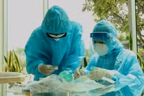 Số mắc Covid-19 giảm, Hà Nội vẫn ghi nhận hơn 30.000 ca một ngày