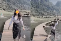 Mải mê “đu trend” TikTok cô gái nhận cái kết ngã xuống ao 