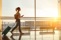 Giới trẻ Mỹ đi nghỉ dưỡng xa hoa dù nợ nần